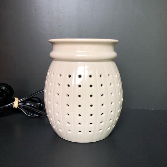 Yankee Candle Wax Melt Warmer Beige Olivia Scenterpiece LED Timer Electric - Picture 1 of 5